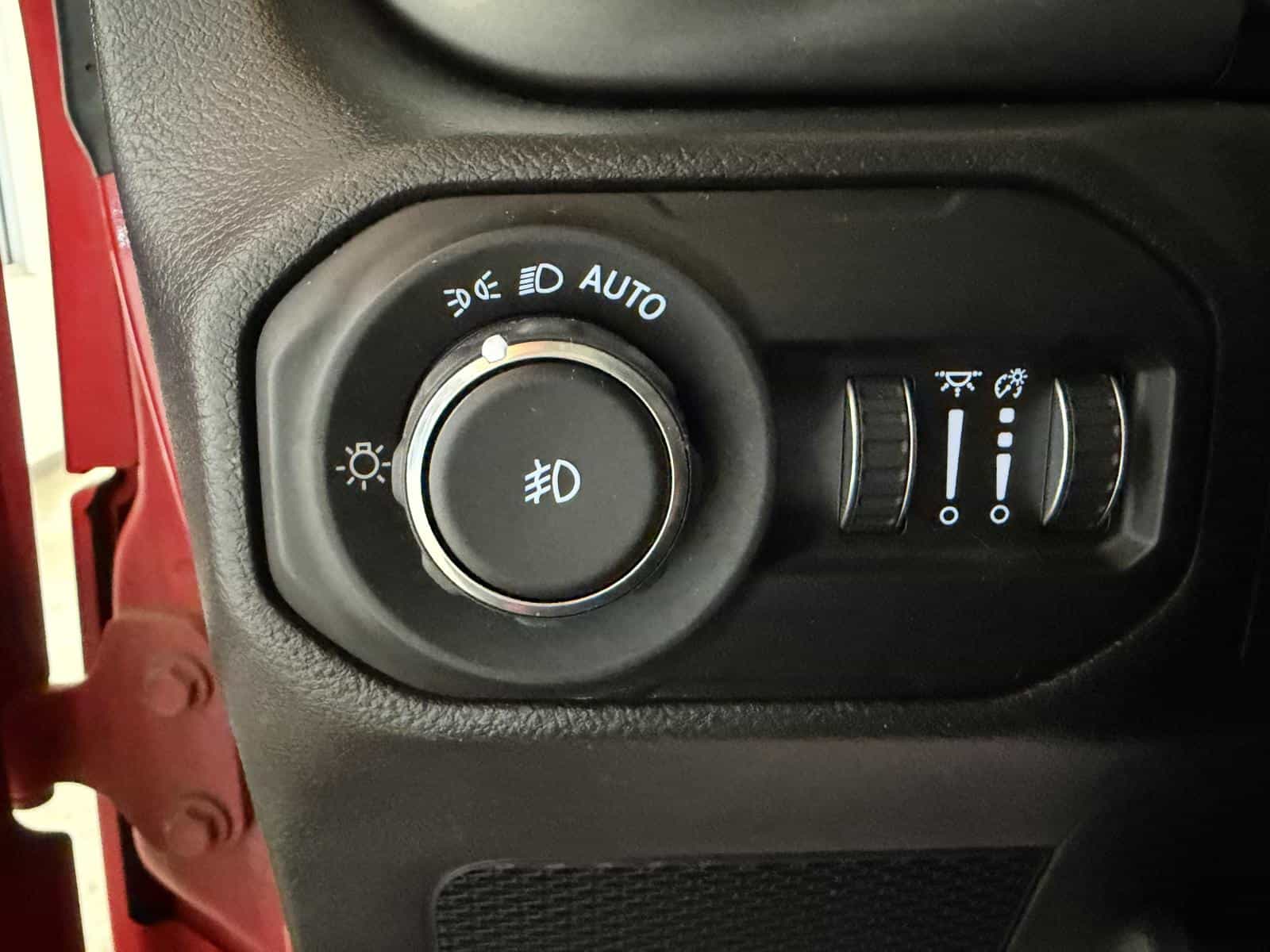 2021 Jeep Wrangler Unlimited Sahara - Image 15