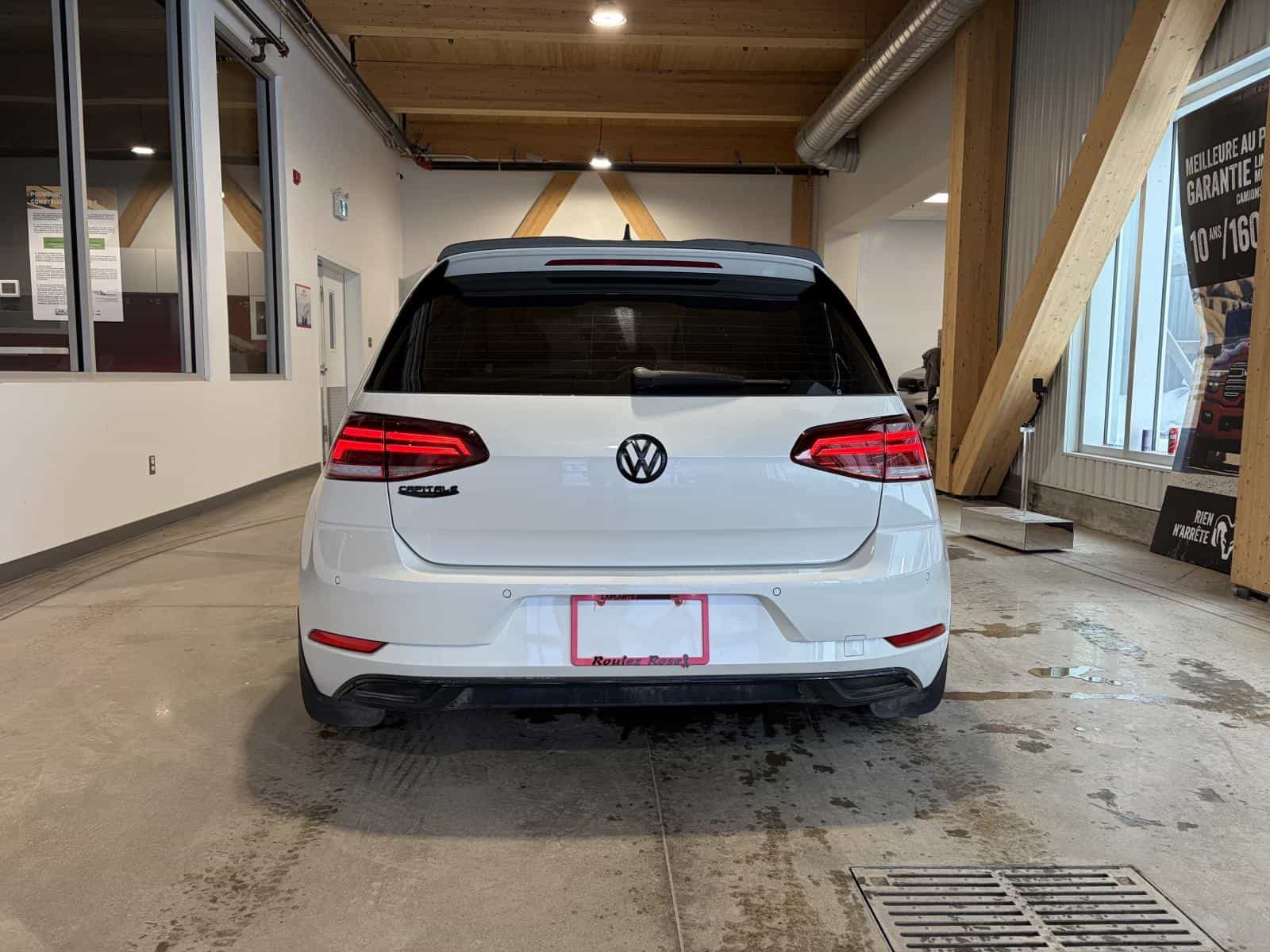 2020 Volkswagen E-Golf Comfortline - Image 5