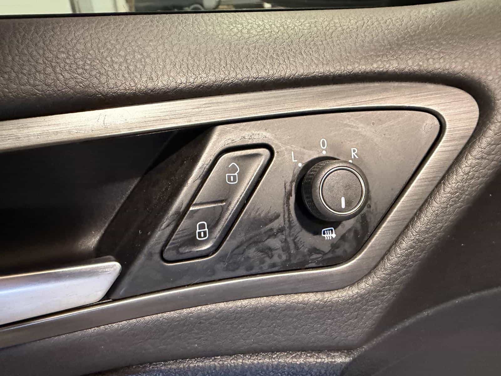 2020 Volkswagen E-Golf Comfortline - Image 12