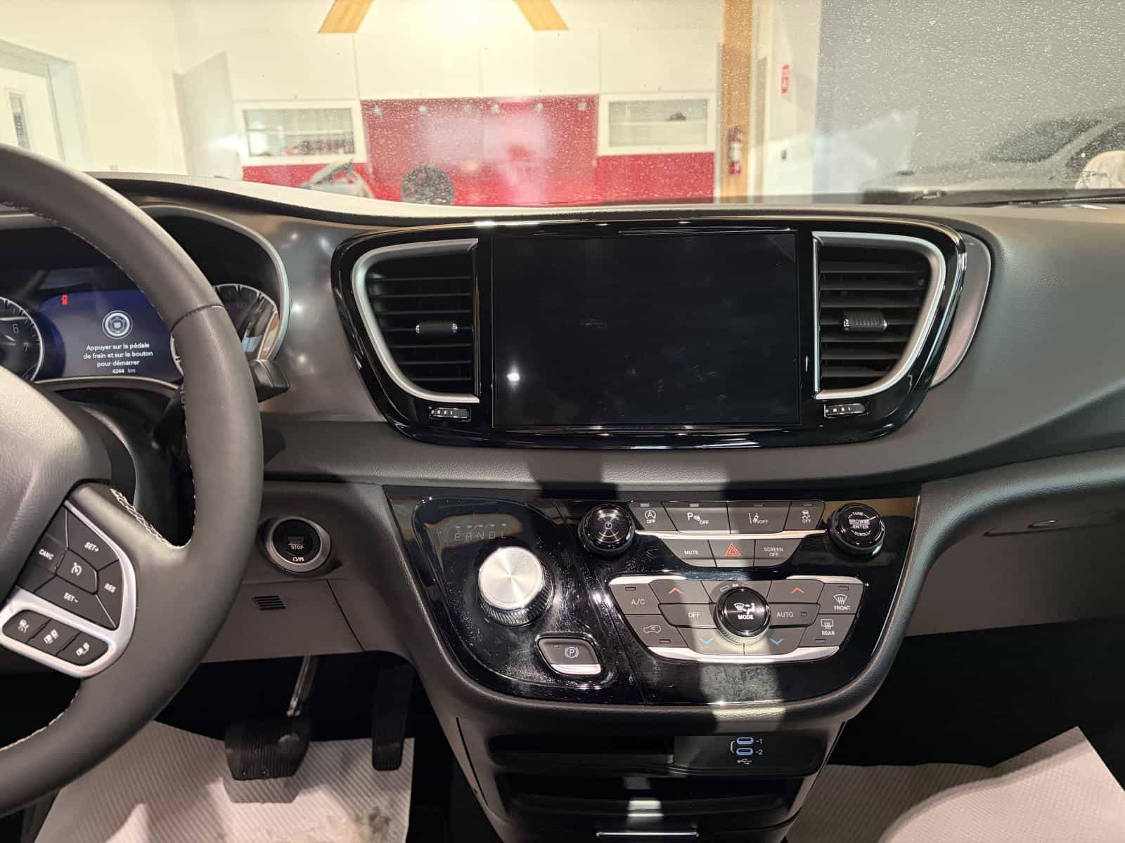 2026 Chrysler Grand Caravan SXT - Image 17