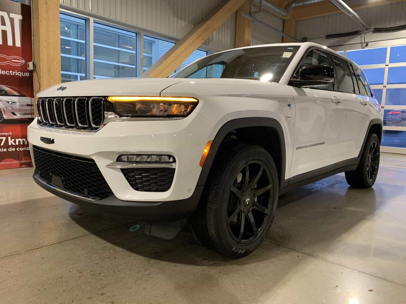 2022 Jeep Grand Cherokee Limited 4X Limited - Image 1