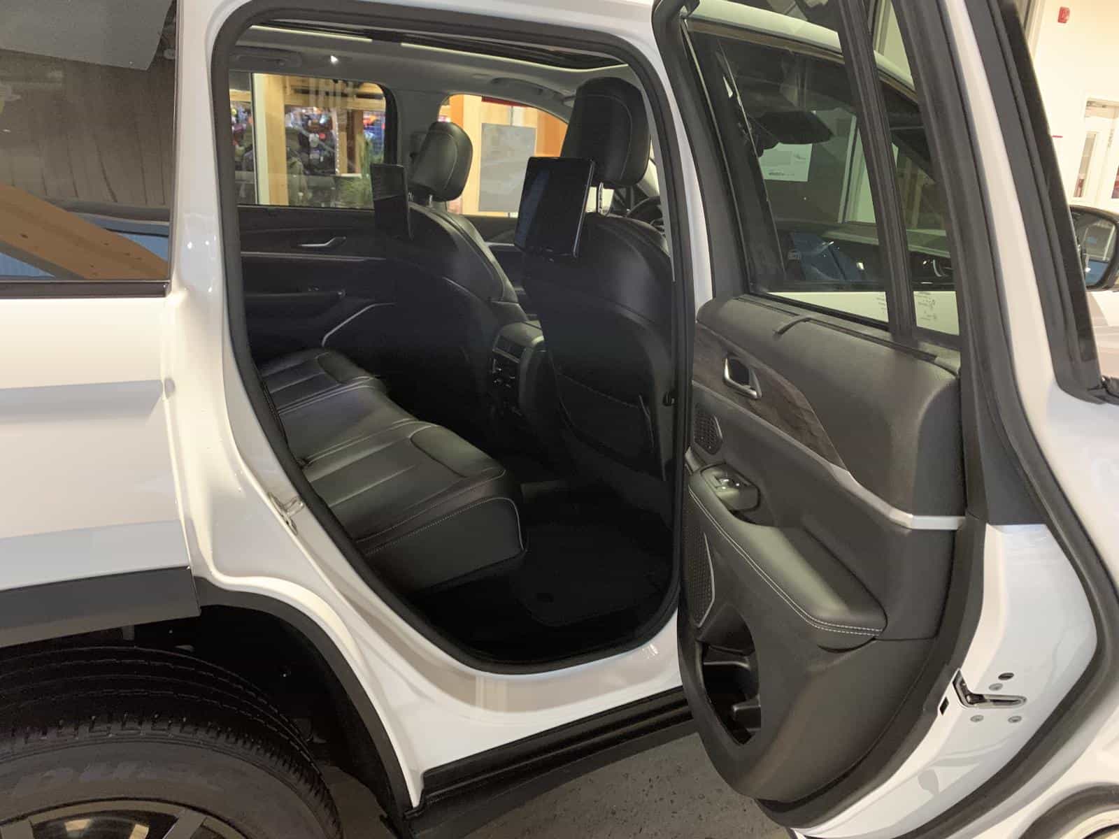 2022 Jeep Grand Cherokee 4xe Limited - Image 13