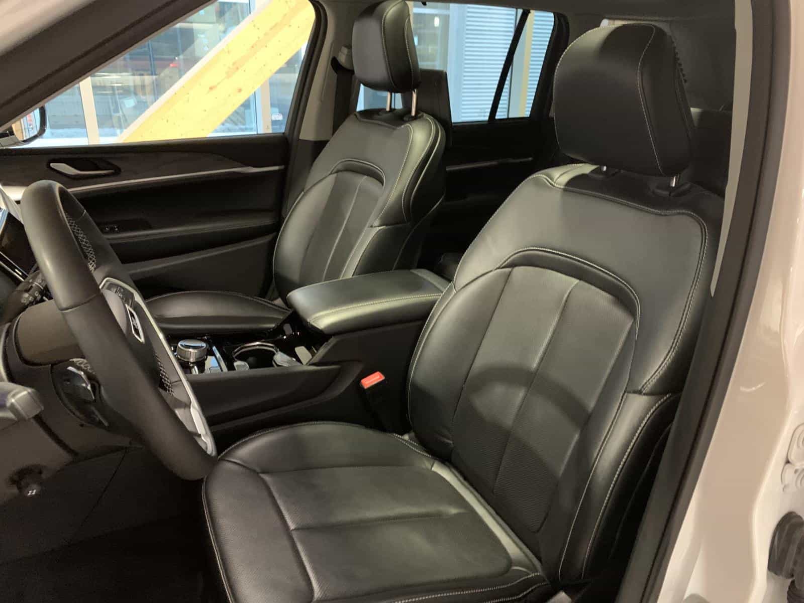 2022 Jeep Grand Cherokee Limited 4X Limited - Image 16