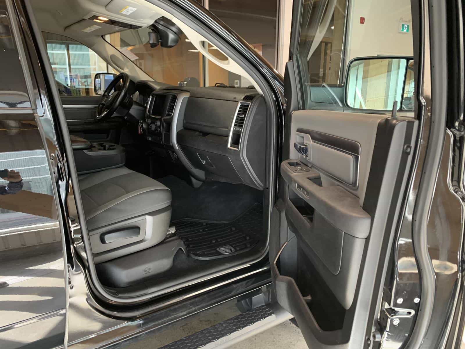 2021 RAM 1500 Classic Express - Image 8