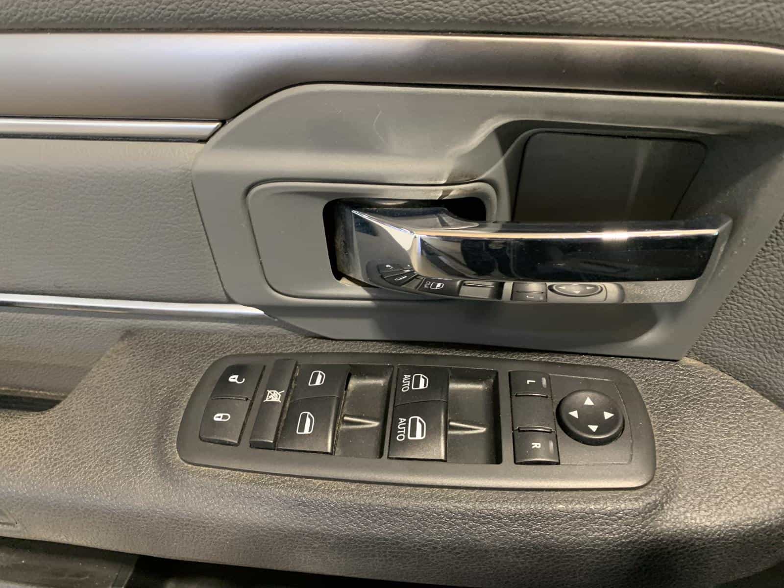 2021 RAM 1500 Classic Express - Image 18