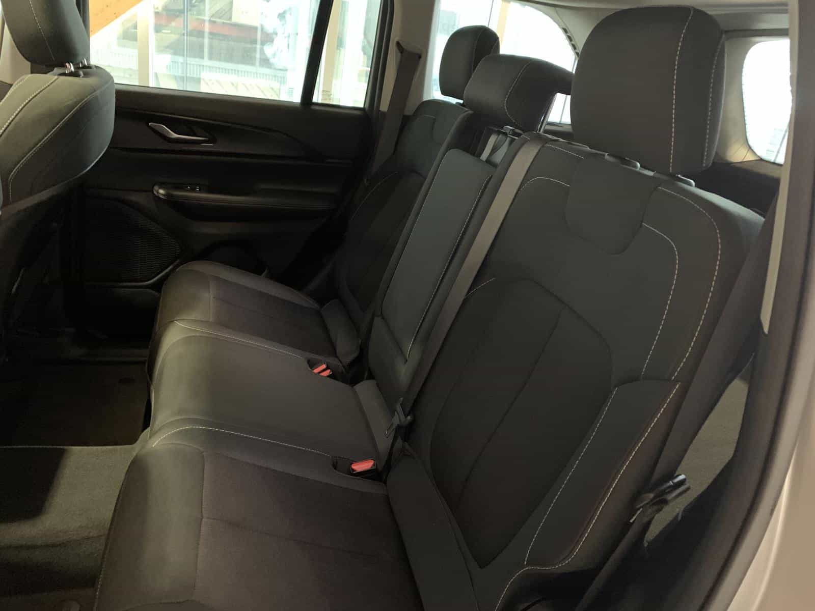 2023 Jeep GRAND CHEROKEE LAREDO Laredo - Image 13