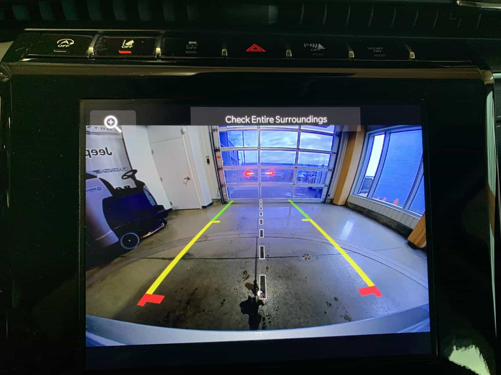 2023 Jeep Grand Cherokee Laredo - Image 15