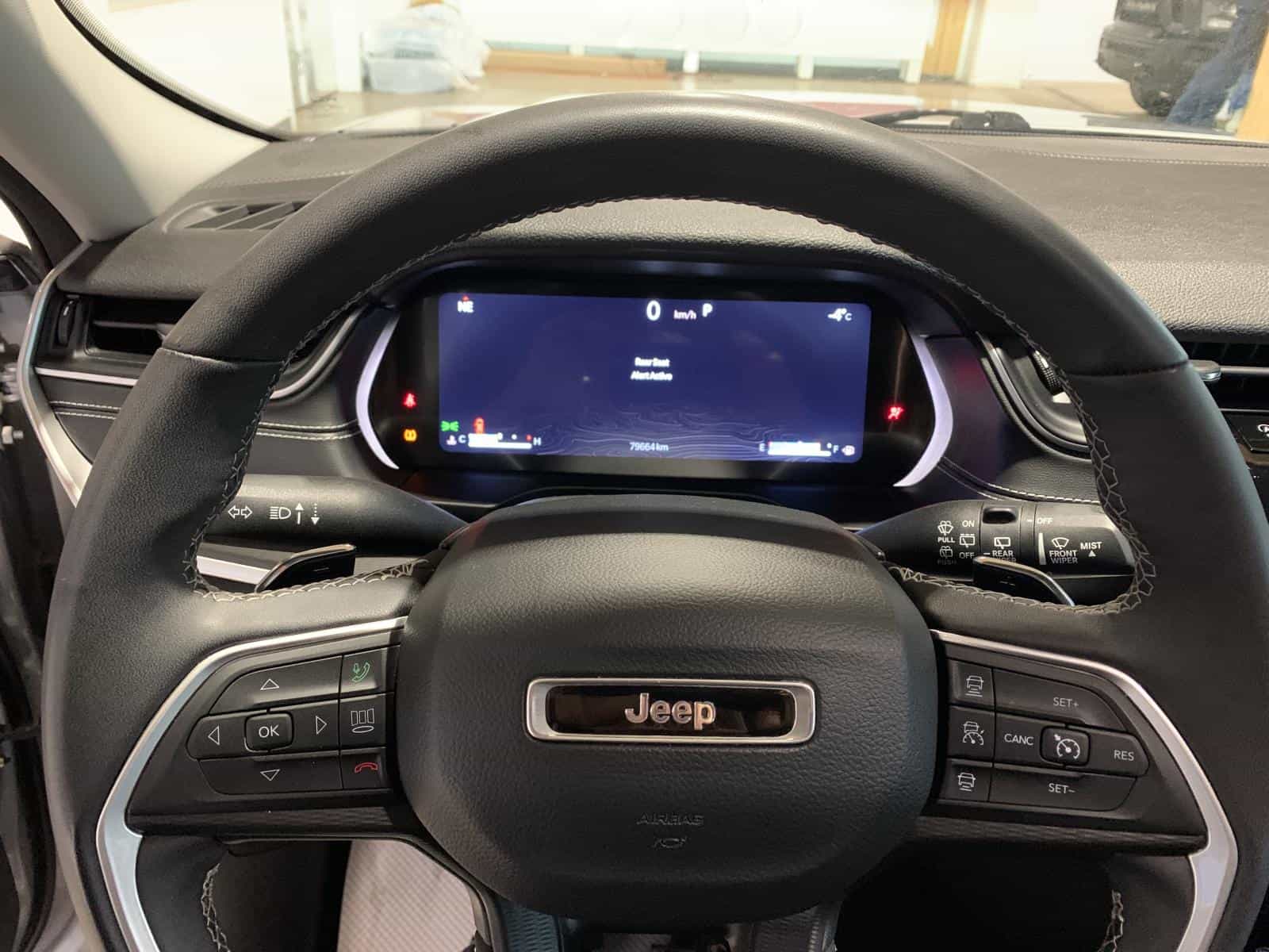 2023 Jeep Grand Cherokee Laredo - Image 14