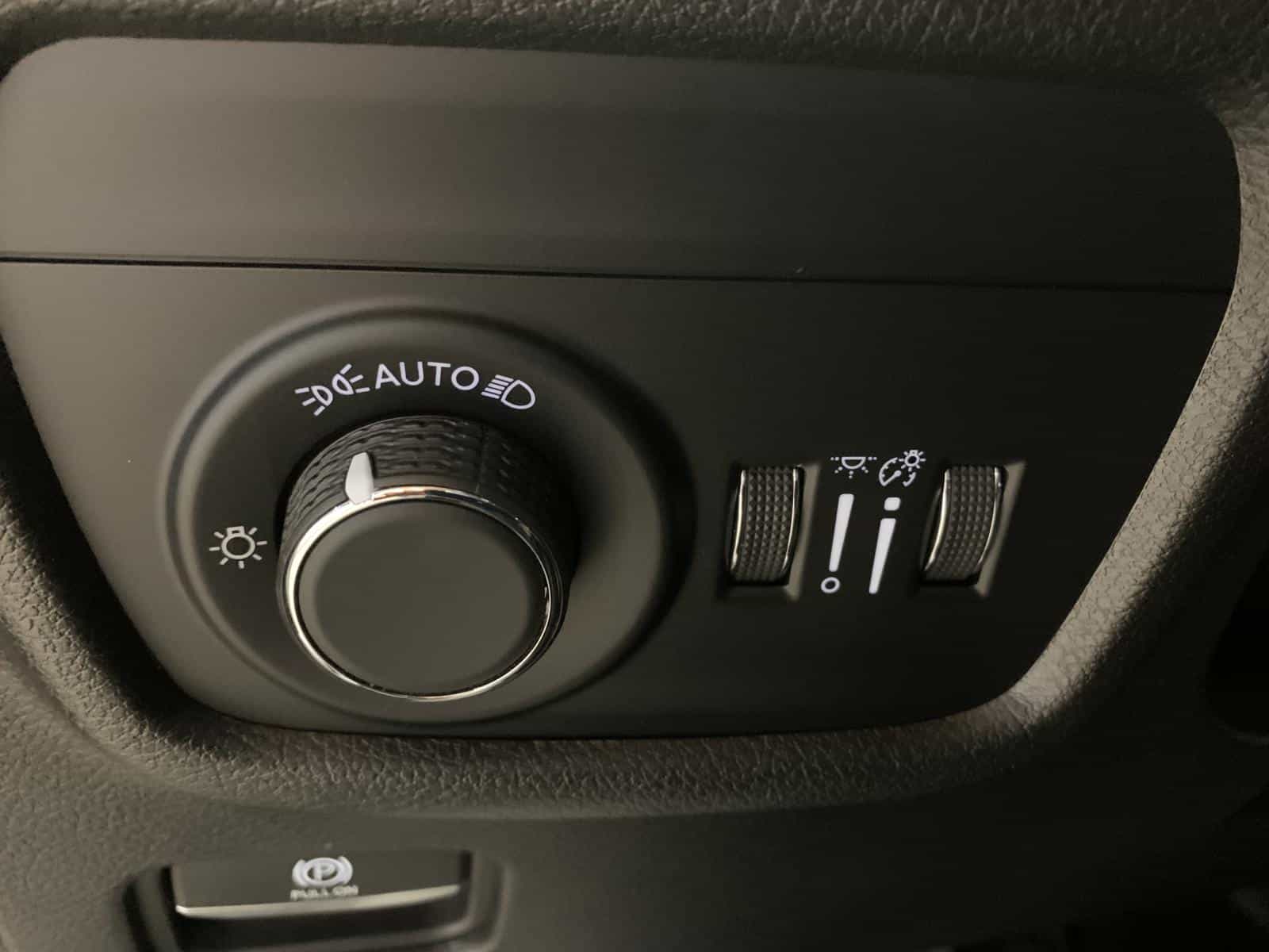 2023 Jeep Grand Cherokee Laredo - Image 21