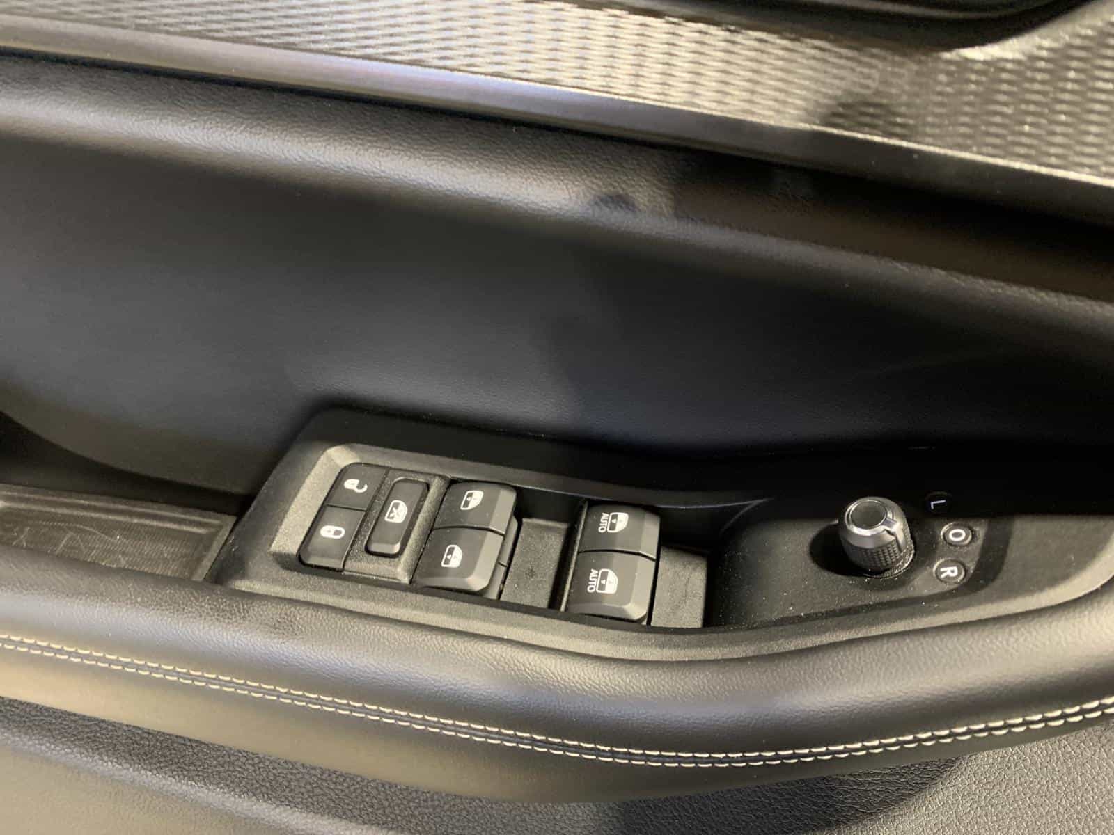 2023 Jeep Grand Cherokee Laredo - Image 22