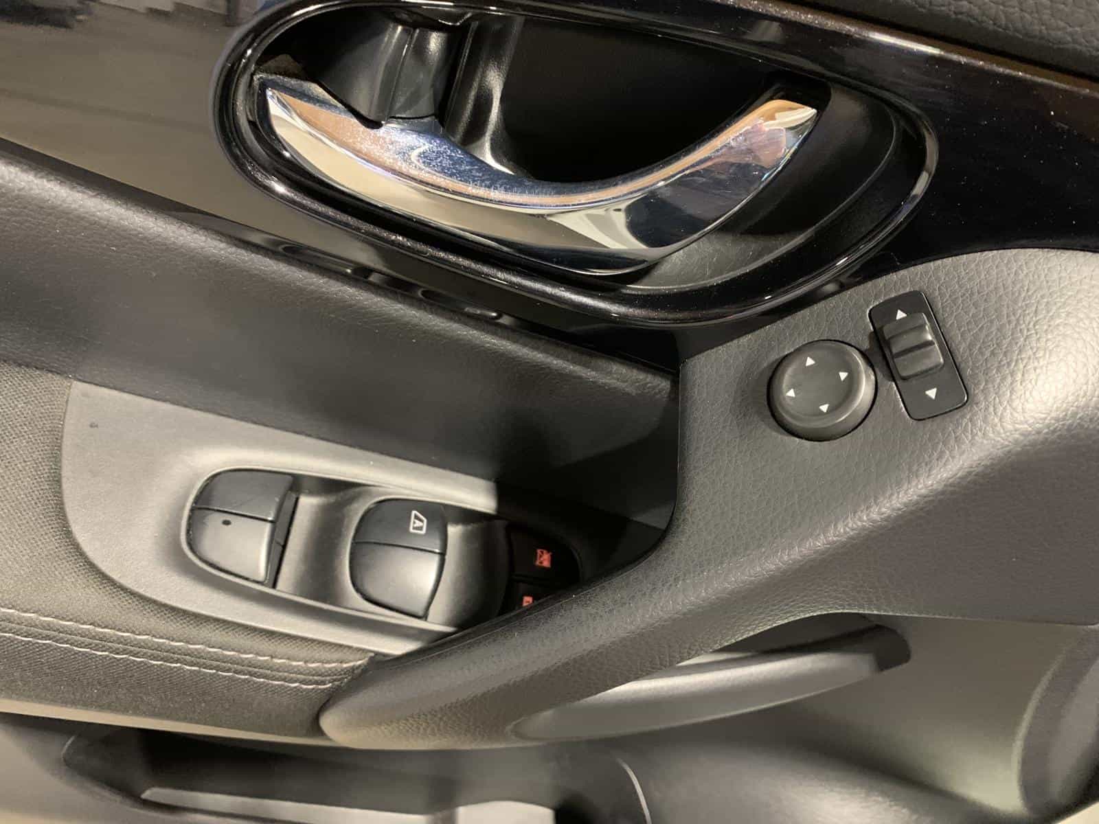 2017 Nissan Rogue Sport S/Sv/Sl SV - Image 22