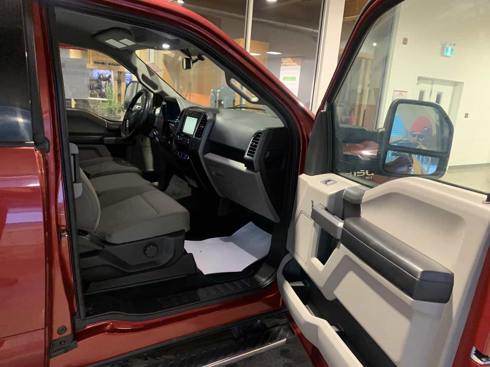 2015 Ford Super F-150 XLT - Image 8