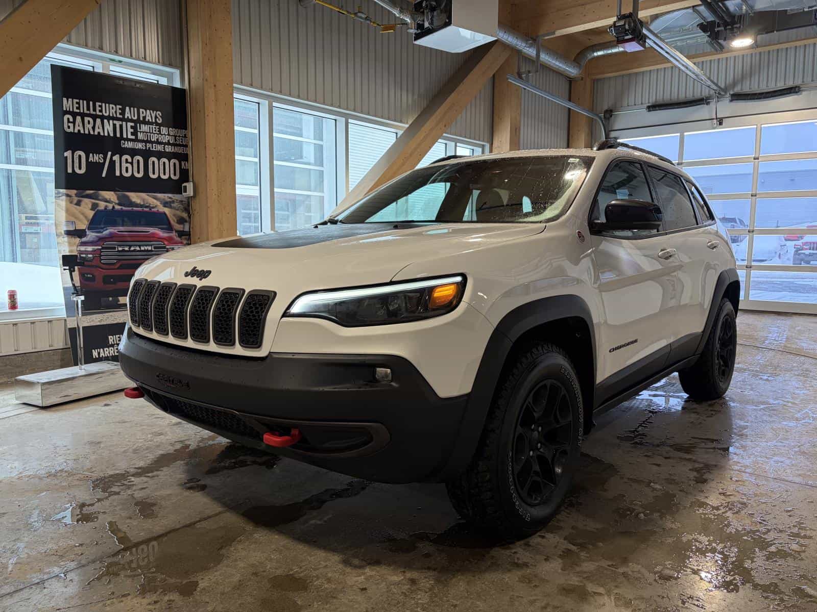 2022 Jeep CHEROKEE TRAILHAWK Trailhawk - Image 3