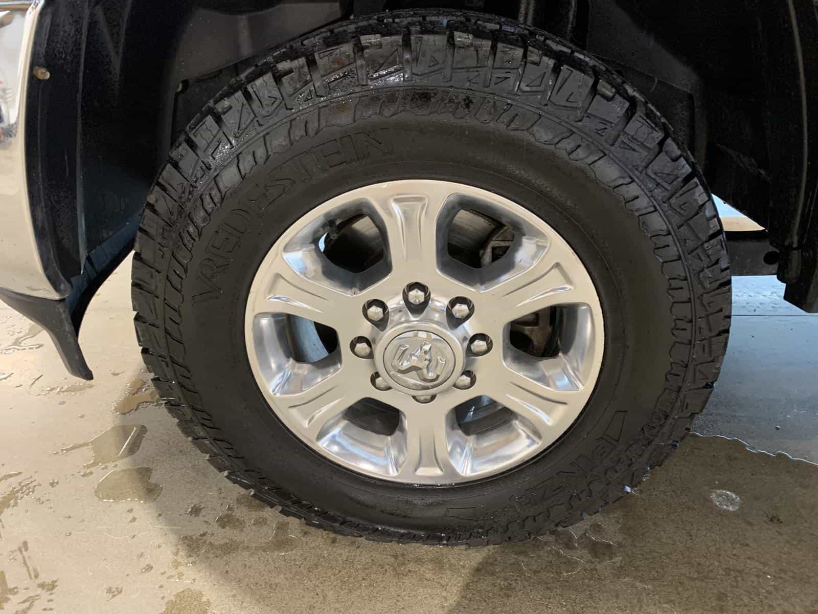 2024 RAM 3500 Big Horn - Image 7