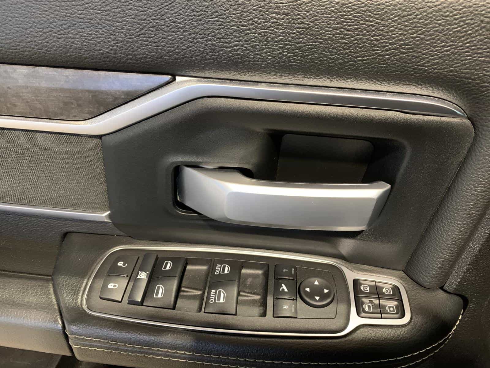 2024 RAM 3500 Big Horn - Image 23