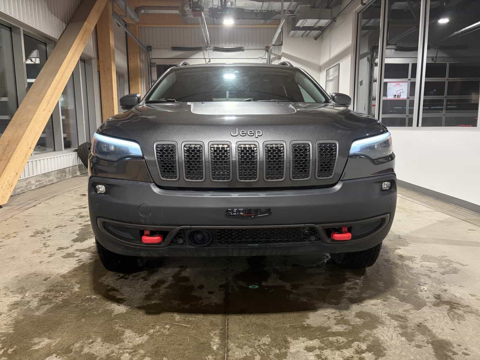 2019 Jeep Cherokee Trailhawk - Image 2