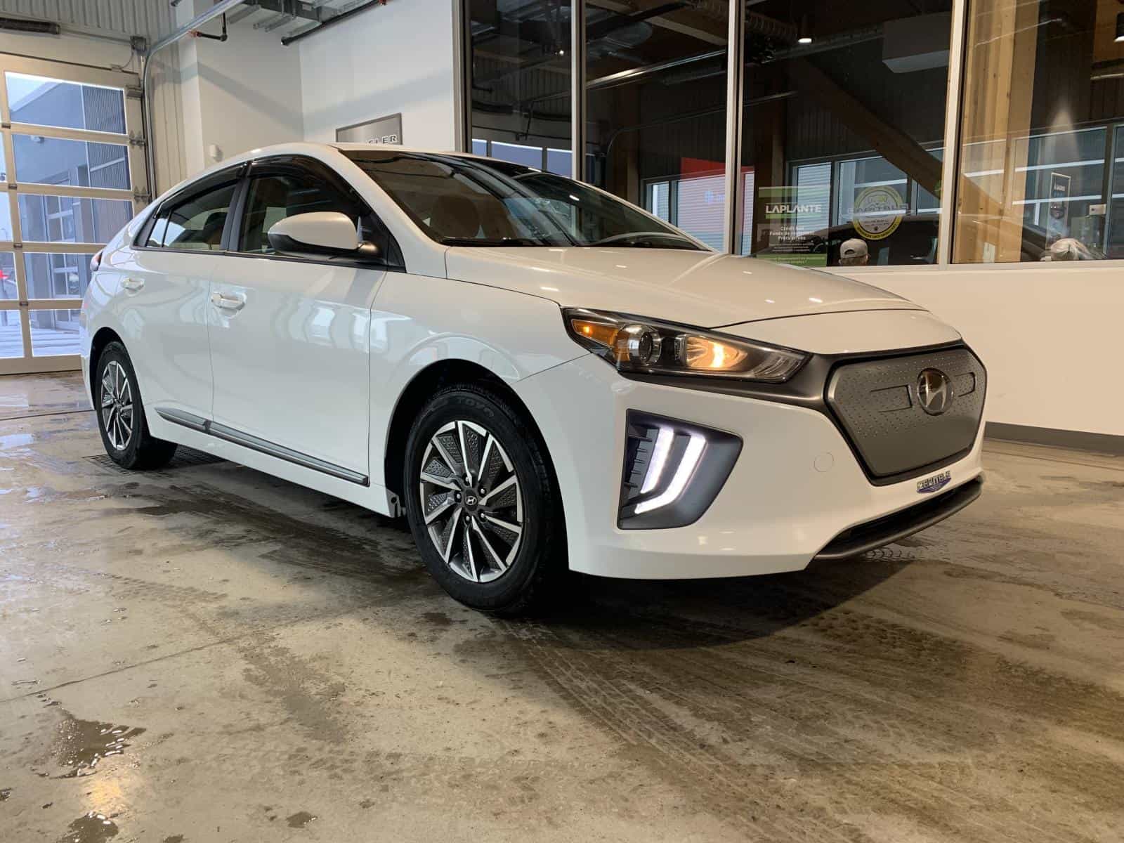 2021 Hyundai Ioniq Preferred - Image 5