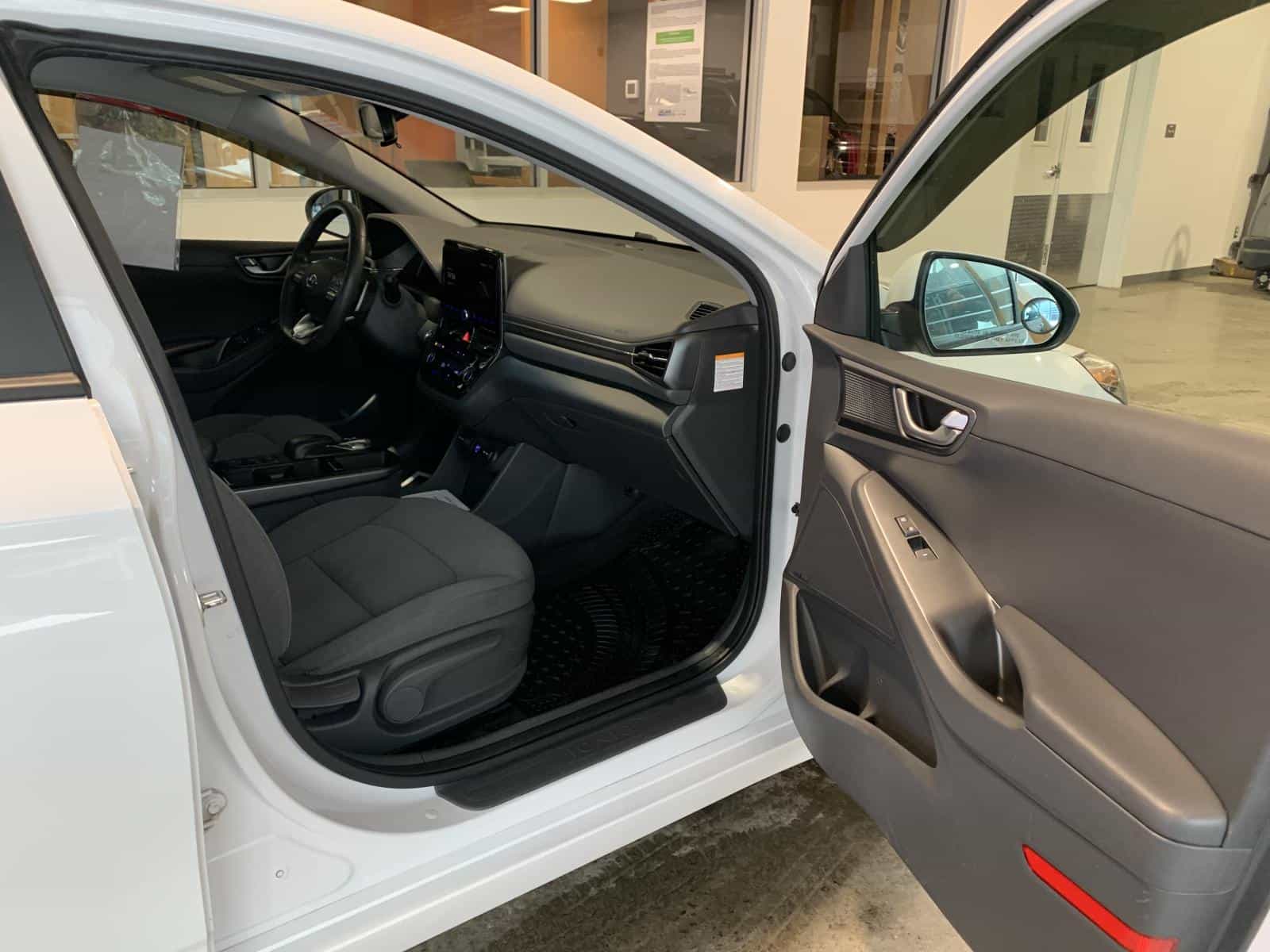 2021 Hyundai Ioniq Preferred - Image 8