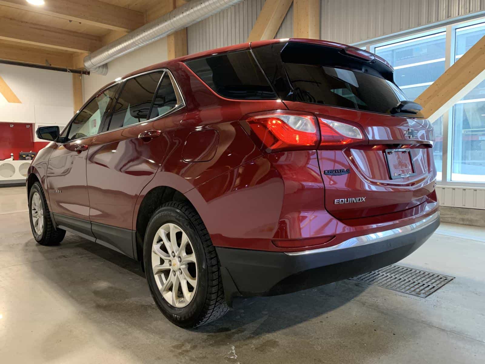 2018 Chevrolet EQUINOX LT LT - Image 2