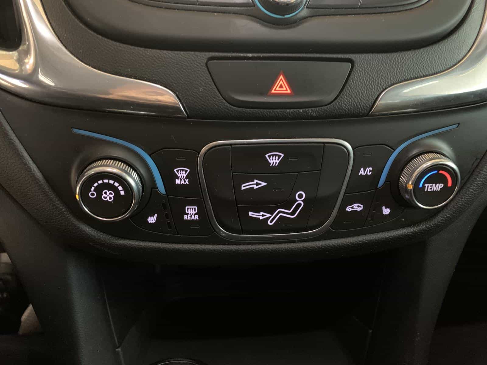 2018 Chevrolet EQUINOX LT LT - Image 17