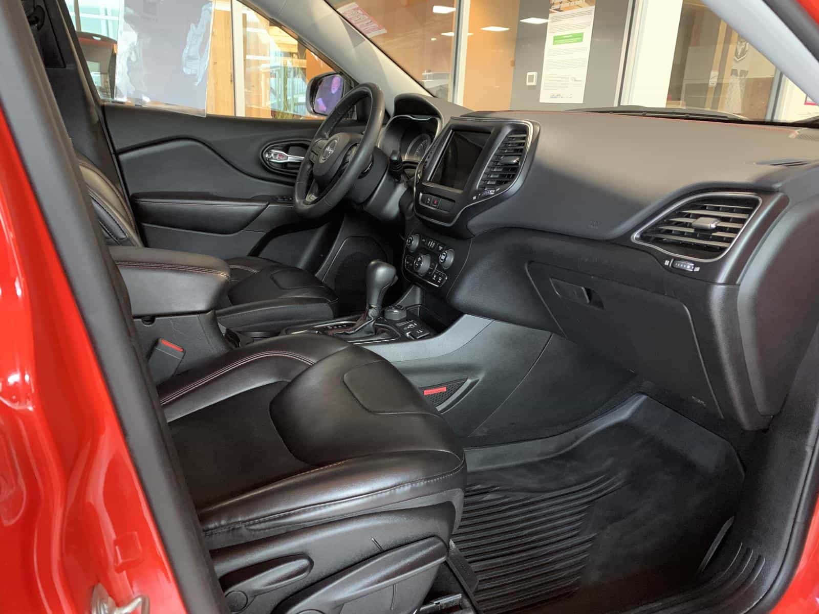 2021 Jeep Cherokee Trailhawk - Image 10