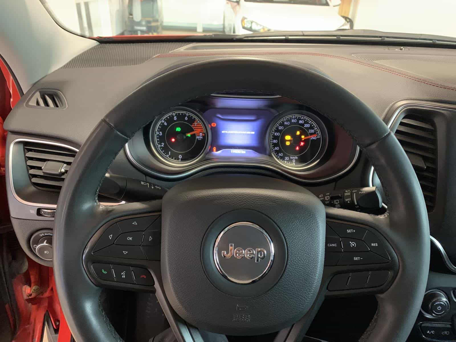 2021 Jeep Cherokee Trailhawk - Image 16