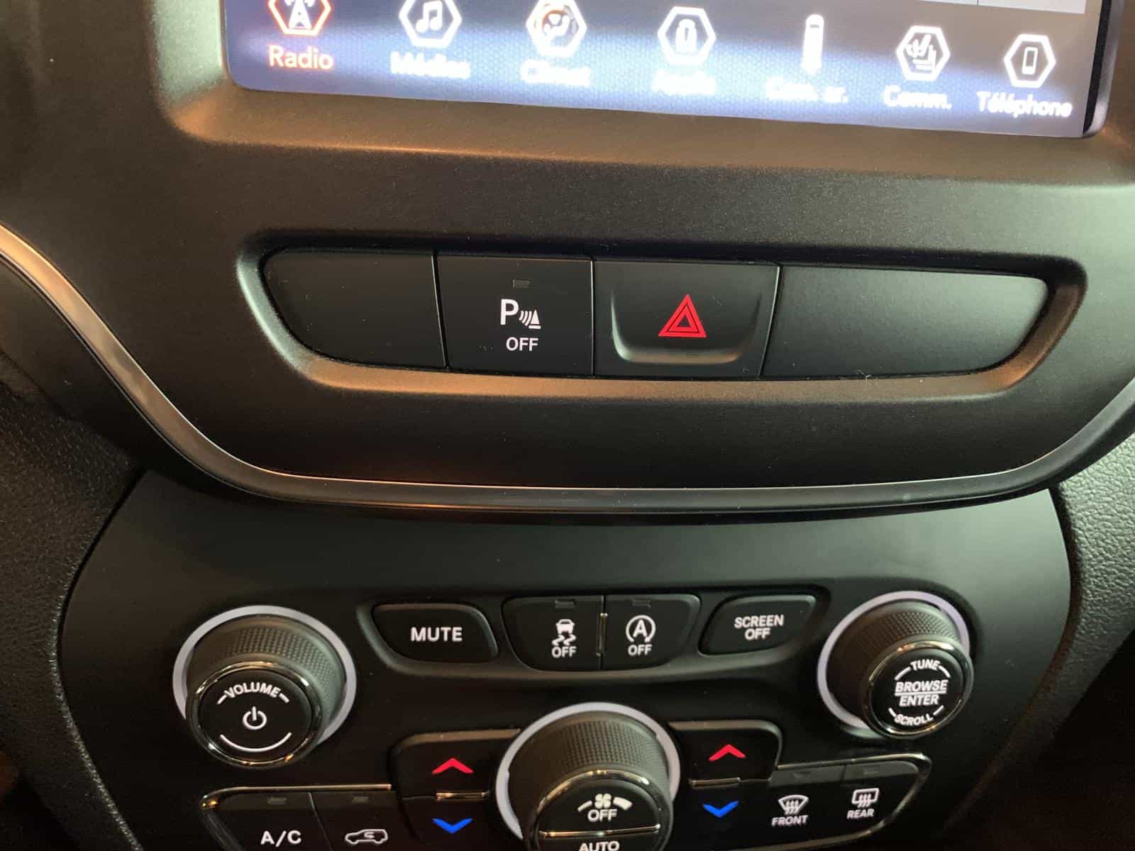 2021 Jeep Cherokee Trailhawk - Image 20