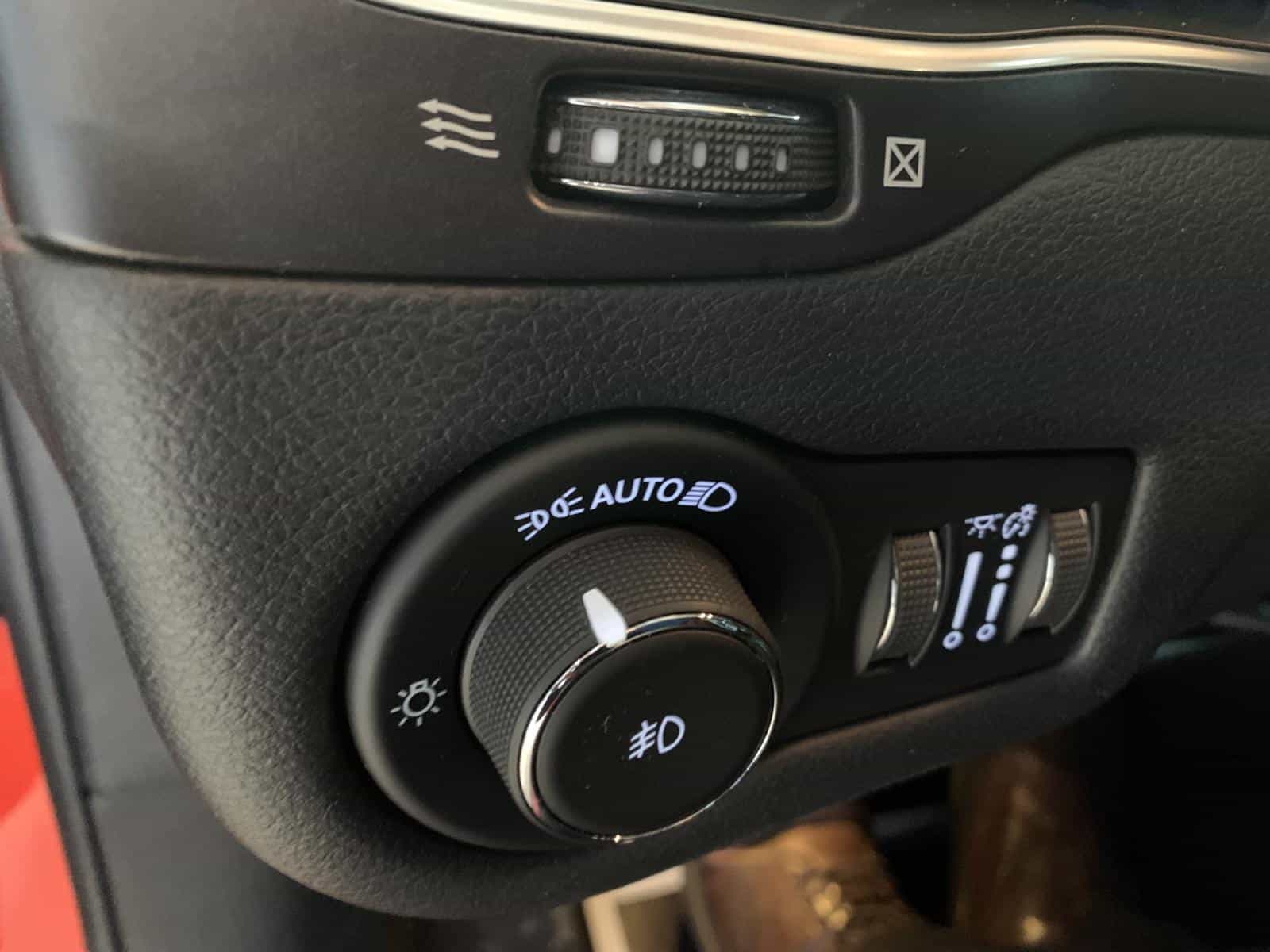 2021 Jeep Cherokee Trailhawk - Image 27