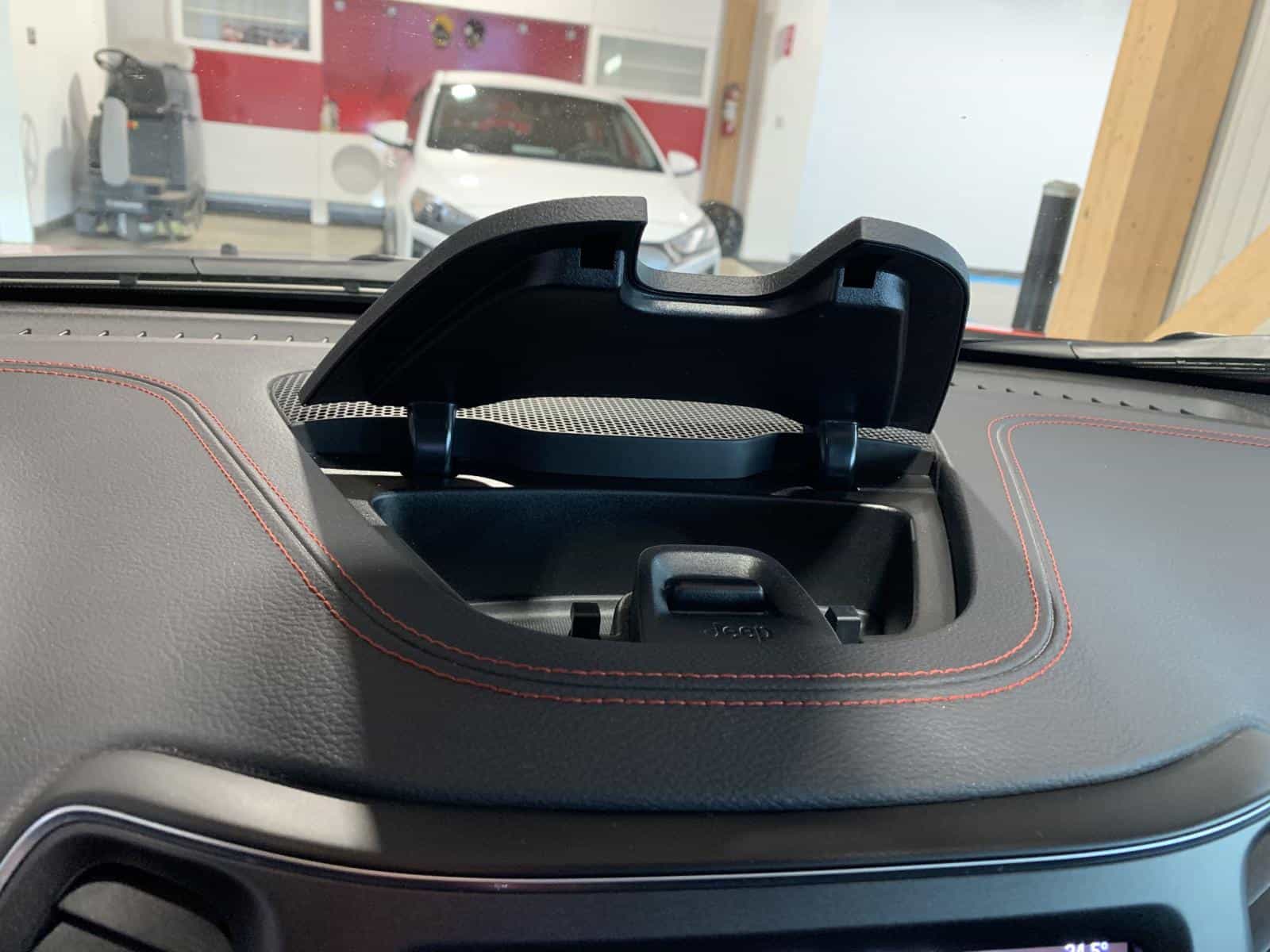 2021 Jeep Cherokee Trailhawk - Image 29