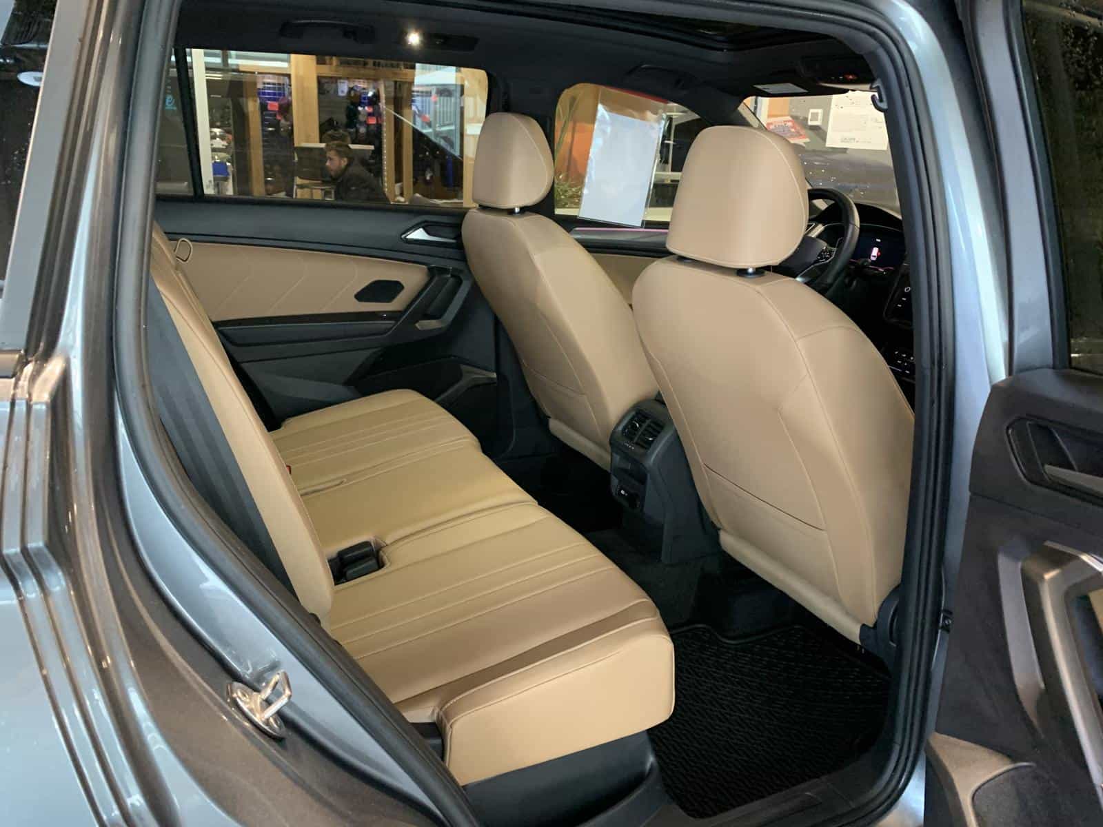 2023 Volkswagen Tiguan Comfortline R-L Blk - Image 11