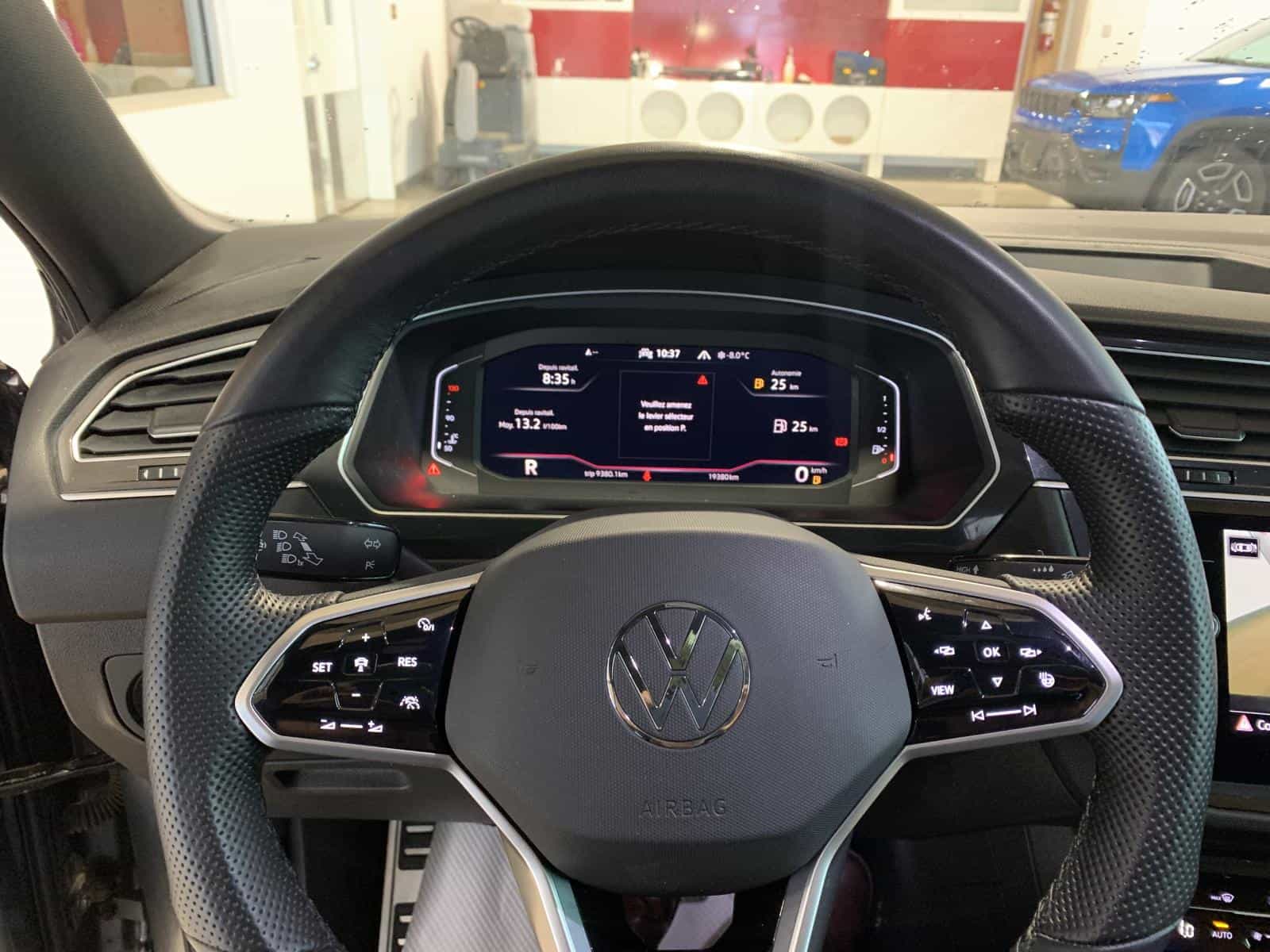 2023 Volkswagen Tiguan Comfortline R-L Blk - Image 17