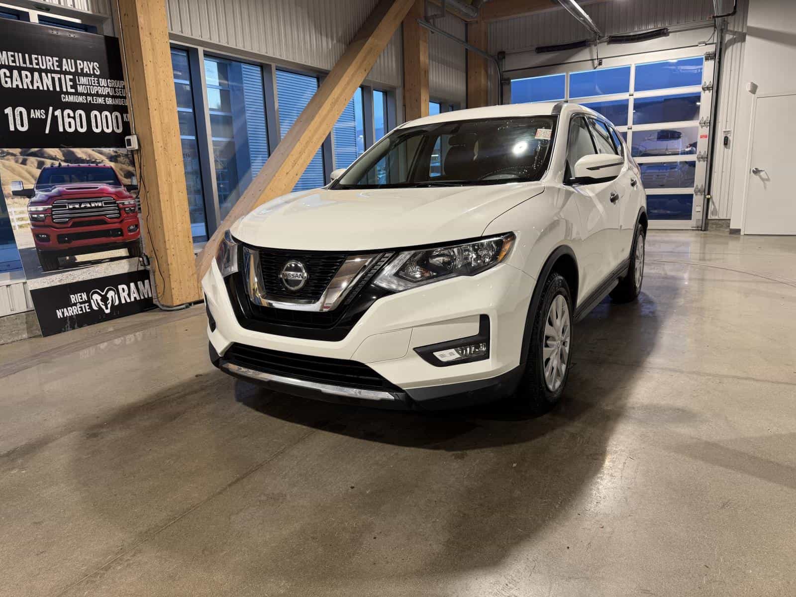 2018 Nissan Rogue SL - Image 1