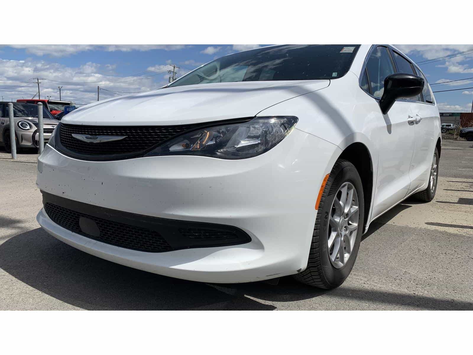 2024 Chrysler Grand Caravan SXT - Image 1