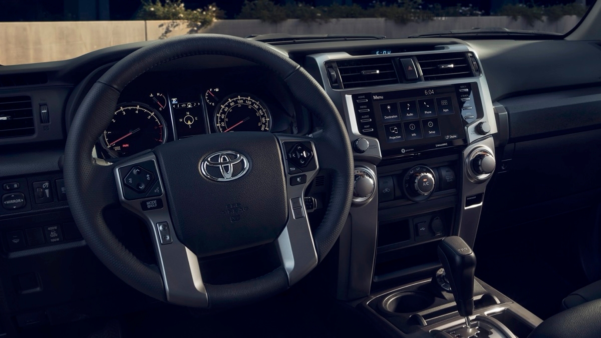 Grande vue sur la technologie embarquée du Toyota 4Runner 2024.