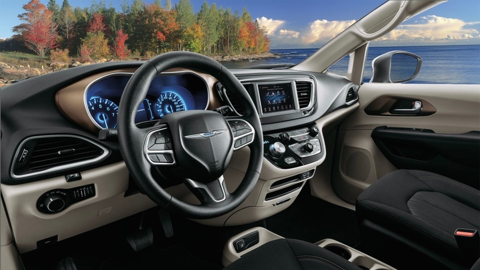 Grande vue sur le design du tableau de bord du Chrysler Grand Caravan 2024